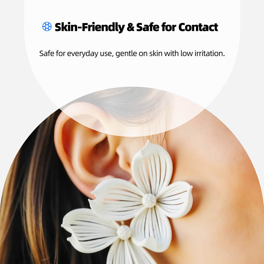White TPU flower-shaped accessory with open petals, for contact use